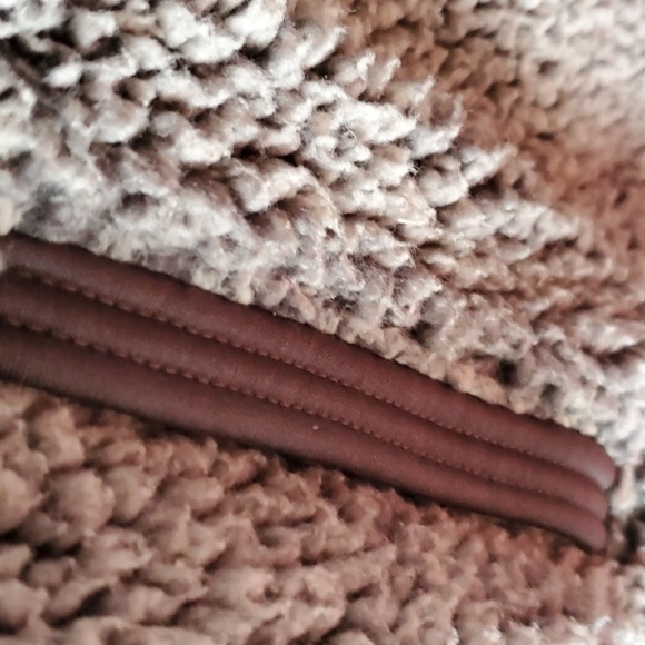 Cozy Sherpa sweatshirt gray size small - Picture 4 of 11